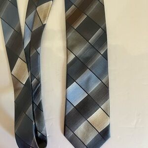 Gorgeous SILK, EXTRA LONG Men's Plaid Tie in Black, Gray, and Silver